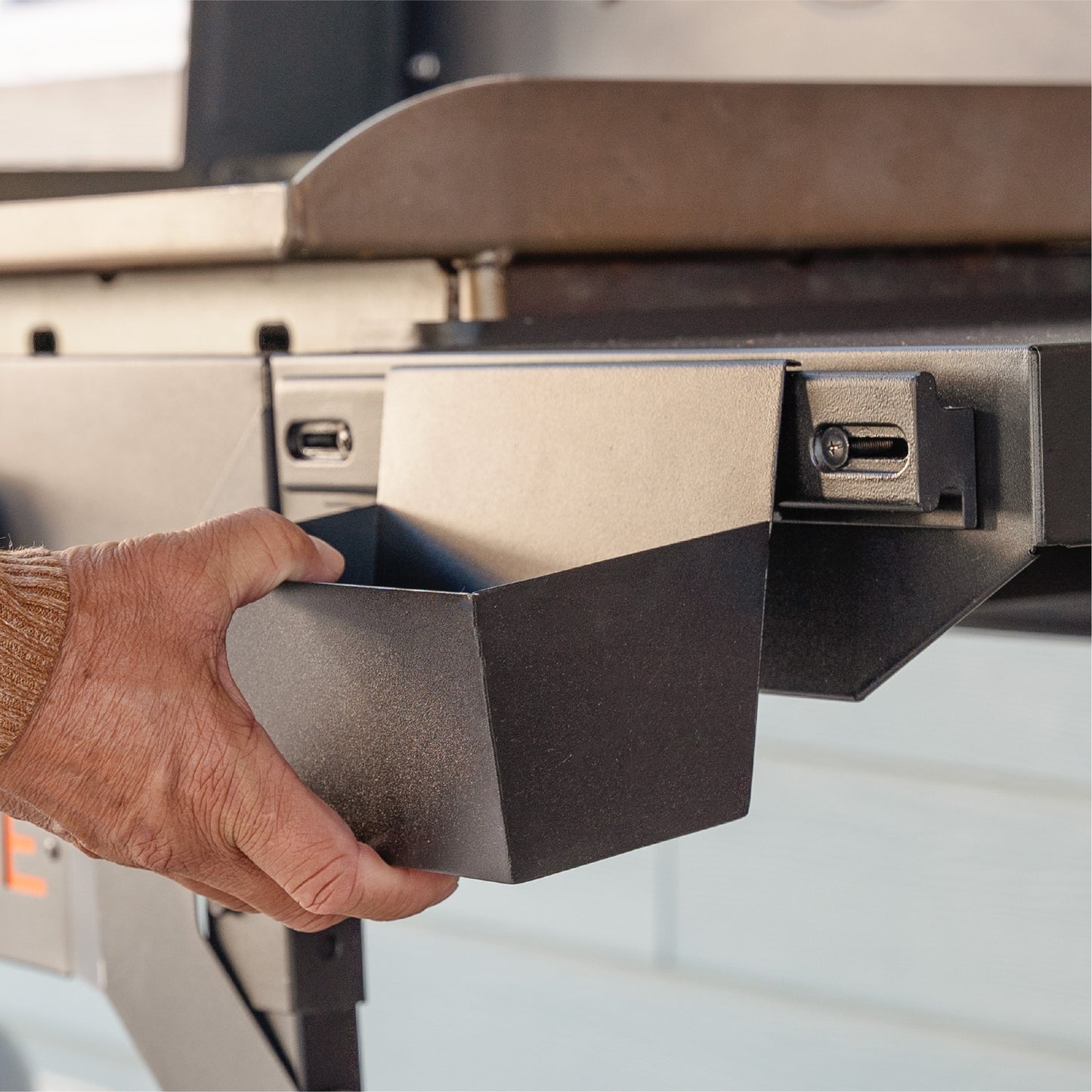 28" Iron Forged Griddle Station with Hood